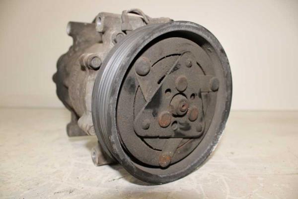 COMPRESSEUR DE CLIMATISATION RENAULT/ NISSAN - Vue 2